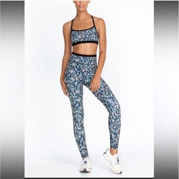 Johnny Was Calme Endurance Athletic Set - Picture 9 of 9